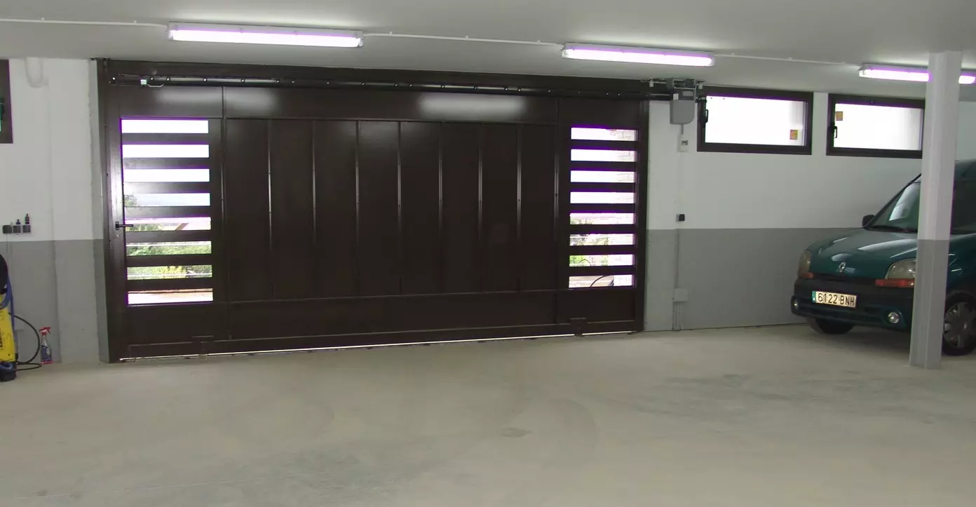 puerta garaje corredera Puertas correderas garaje Badajoz